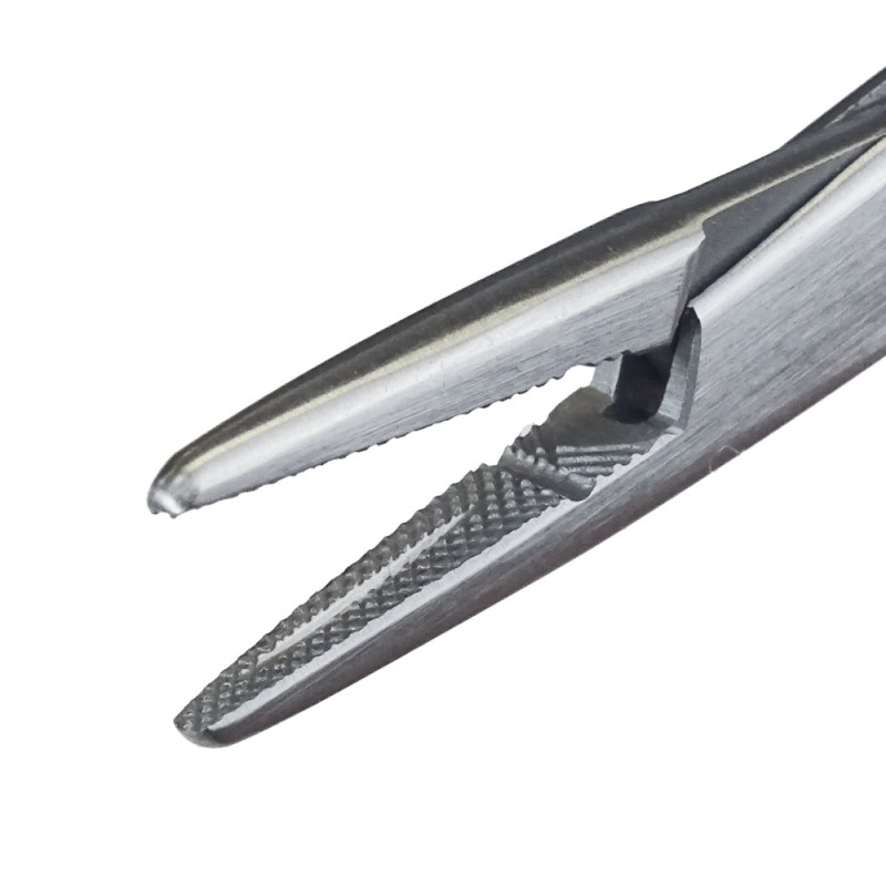 CRILE WOOD NEEDLE HOLDER